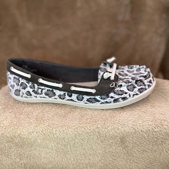 Cheetah Loafers size 7.5 - Picture 2 of 7